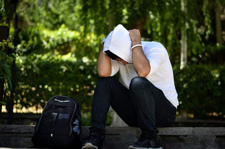 Irritabilidad, tristeza o disminución del rendimiento escolar, señales de alerta para detectar la depresión en niños y adolescentes