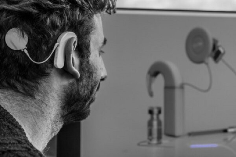 El primer fármaco controlado por luz que podría mejorar la audición de las personas con implantes cocleares