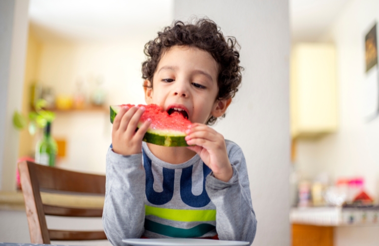 Una dieta saludable, la lectura y el deporte estimulan la capacidad de razonamiento en niños