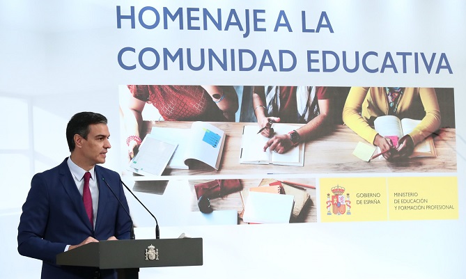 Pedro S&aacute;nchez prev&eacute; vacunar de la covid-19 a los alumnos de ESO y Bachillerato dos semanas antes de que empiece el curso