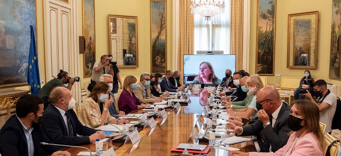 La incidencia de la covid-19 en Espa&ntilde;a baja de 300 casos por 100.000 habitantes, pero todav&iacute;a en riesgo muy alto de transmisi&oacute;n