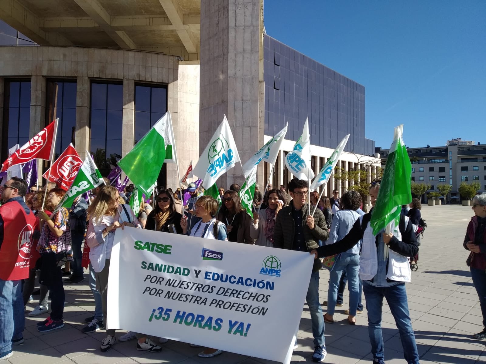 La Junta convoca el d&iacute;a 7 a los sindicatos y el 15 la mesa sectorial de Sanidad para negociar las 35 horas