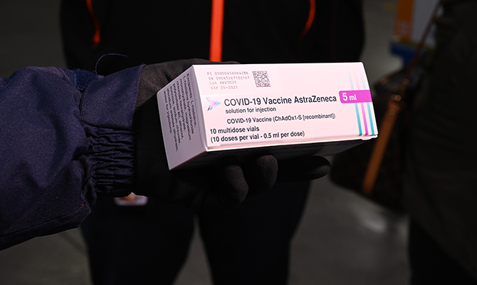 Las comunidades aut&oacute;nomas reciben en un d&iacute;a m&aacute;s de dos millones de vacunas contra la covid-19