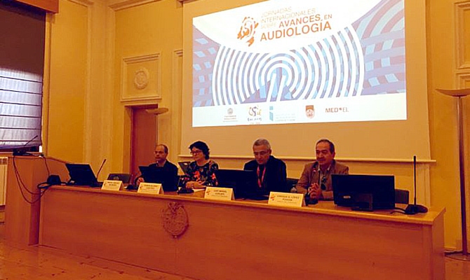 La teleaudiolog&iacute;a y los ‘smartphones’ revolucionan la programaci&oacute;n de aud&iacute;fonos e implantes seg&uacute;n las necesidades de cada paciente