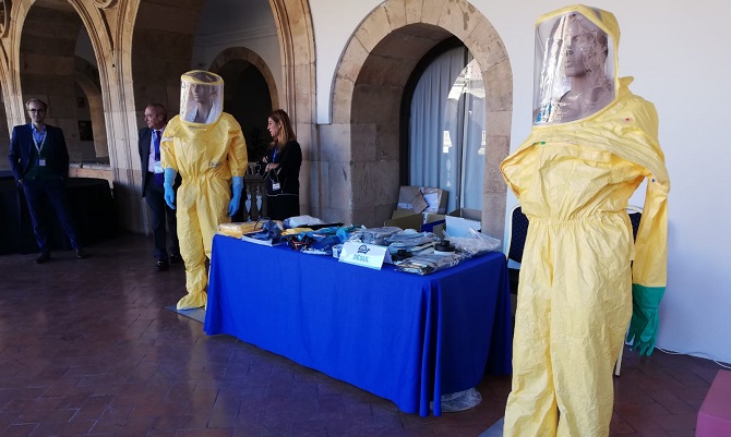 Expertos en Bioseguridad reclaman m&aacute;s formaci&oacute;n contra virus emergentes, como el de la viruela, o las bacterias resistentes