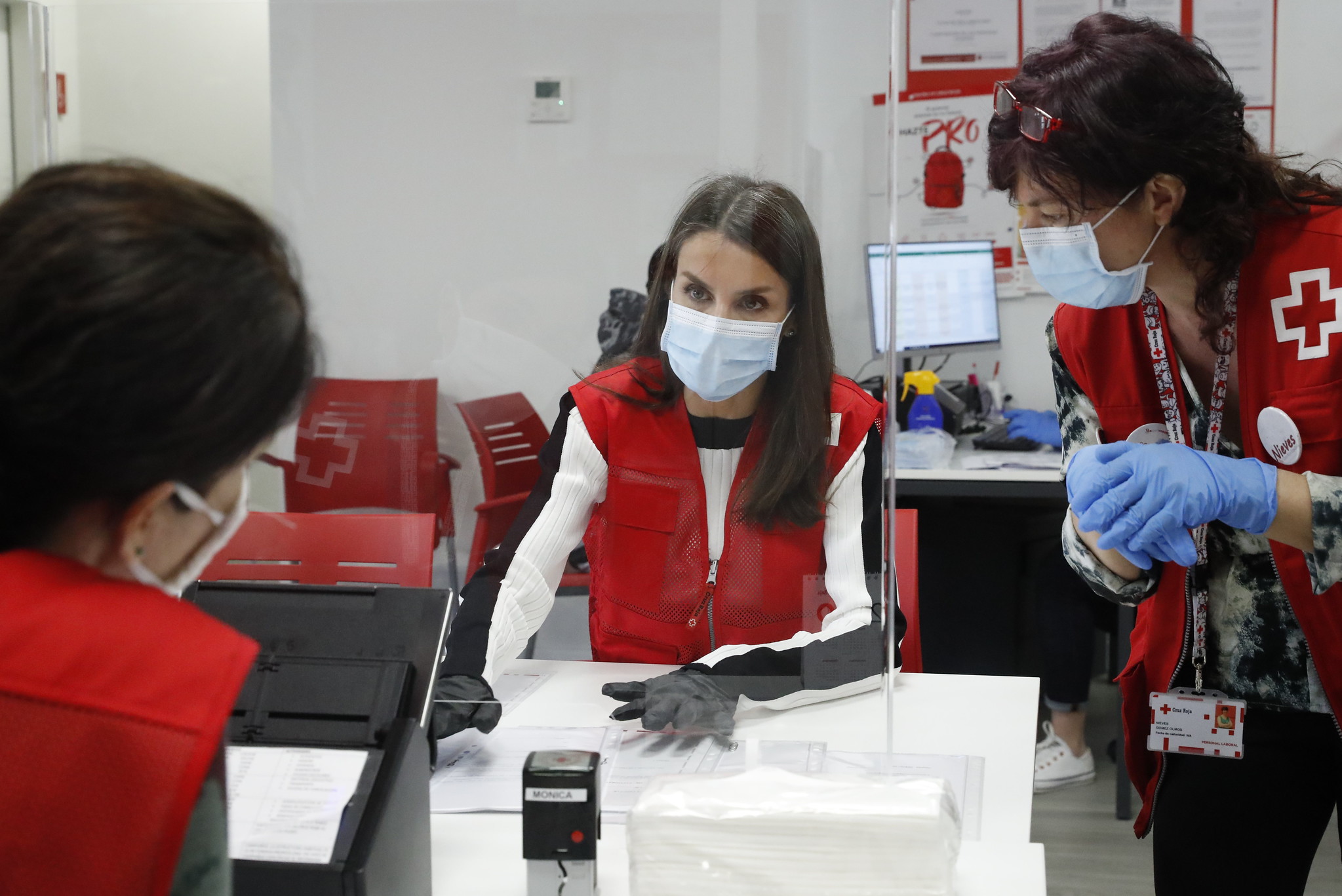El plan Cruz Roja RESPONDE se ampl&iacute;a tras atender a m&aacute;s de 1.500.000 de personas con necesidades socio sanitarias por la pandemia