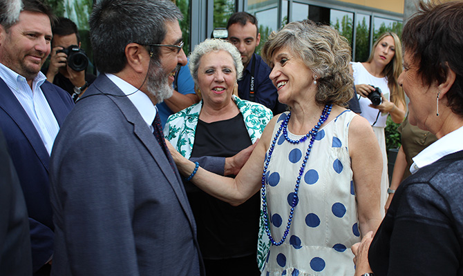 La ministra de Sanidad afirma que la falta de presupuestos &laquo;impide contribuir con mayor fortaleza&raquo; a eliminar el ‘limbo de la dependencia’