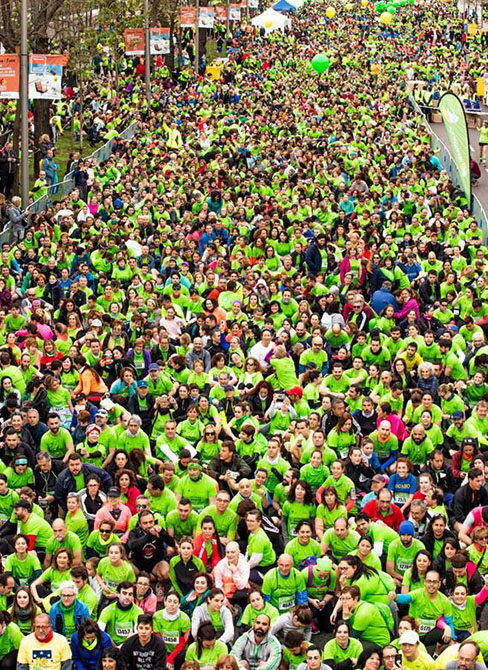 Una marea verde protagoniza una gran ‘sentada’ contra el c&aacute;ncer de colon