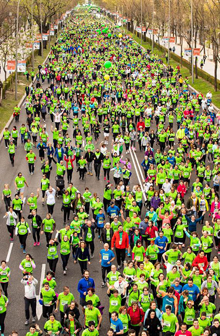 Una marea verde protagoniza una gran ‘sentada’ contra el c&aacute;ncer de colon