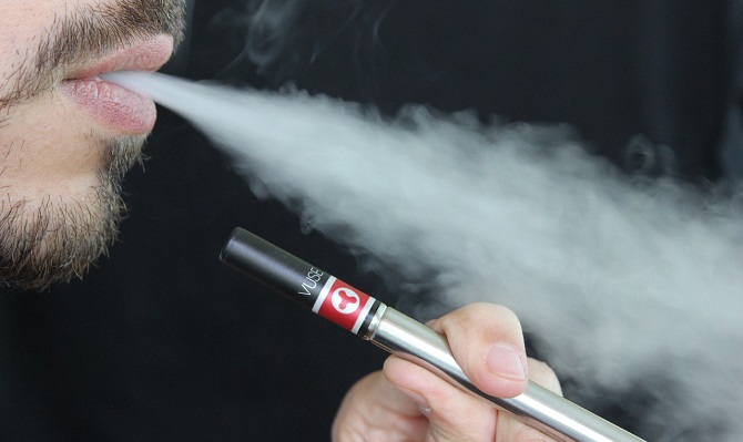 El tabaco es responsable de un 33% de los tumores, un 22% de las muertes por c&aacute;ncer y de una forma severa de COVID-19