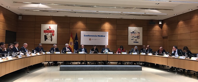El Ministerio de Sanidad adquiere el compromiso de dar voz a la profesi&oacute;n m&eacute;dica en el Consejo Interterritorial