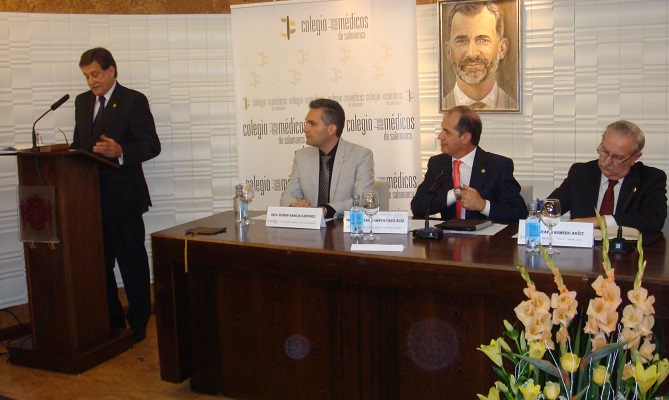Los m&eacute;dicos proclaman a los pacientes como &laquo;su raz&oacute;n de ser&raquo; para mostrarse reivindicativos con la Administraci&oacute;n