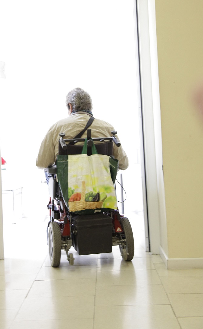 Pacientes con ELA denuncian falta de atenci&oacute;n domiciliaria y de residencias especializadas