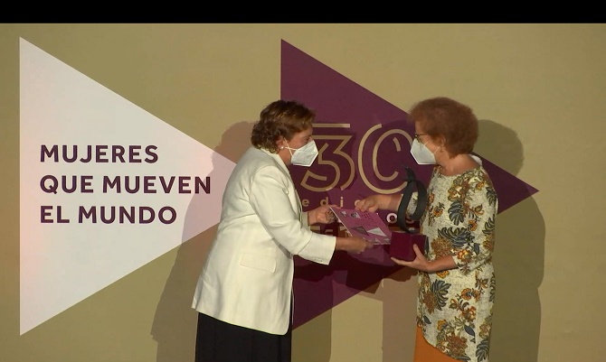 Gedeon Richter, presente en la entrega de los XXX Premios FEDEPE en apoyo a su compromiso con el bienestar y la salud de la mujer