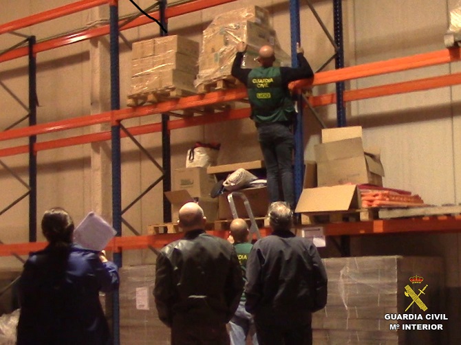 Desarticulada una banda internacional dedicada a la fabricaci&oacute;n y exportaci&oacute;n de medicamentos ilegales desde Espa&ntilde;a