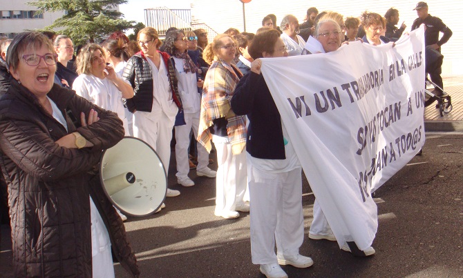 Trabajadores de cocina y mantenimiento del hospital de Salamanca llegar&aacute;n &laquo;hasta el final&raquo; para evitar m&aacute;s privatizaciones