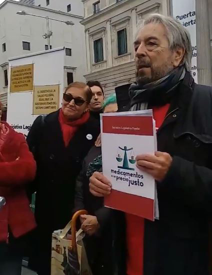 Comienza la recogida de firmas para llevar al Congreso el debate sobre el precio de los tratamientos y su transparencia