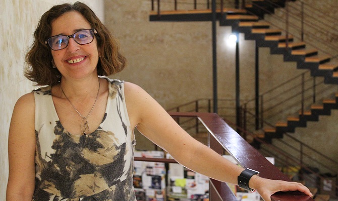 «En la Sanidad, igual que en la Educación o en el transporte de energía eléctrica, el control debe ser público»