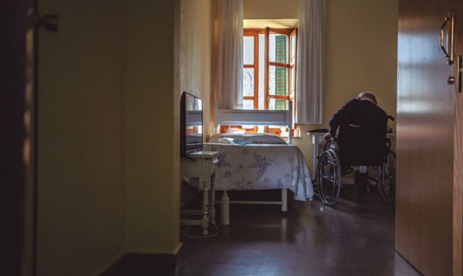 M&eacute;dicos Sin Fronteras destapa &laquo;el inaceptable desamparo&raquo; de los mayores en las residencias durante los peores meses de la pandemia por COVID-19