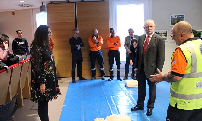 La estrategia nacional de parada cardiaca incluye formar a todos los escolares para disminuir las 46.900 muertes anuales