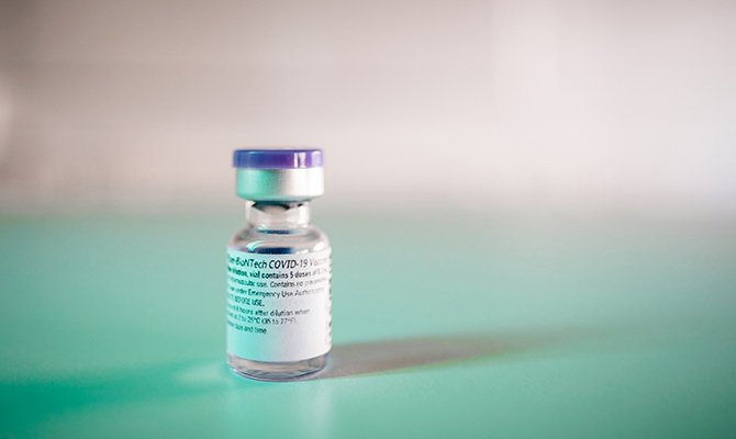 La incidencia del coronavirus entre los j&oacute;venes alcanza los 1.047 positivos por 100.000 en Espa&ntilde;a, donde se han detectado 150.000 casos en 14 d&iacute;as