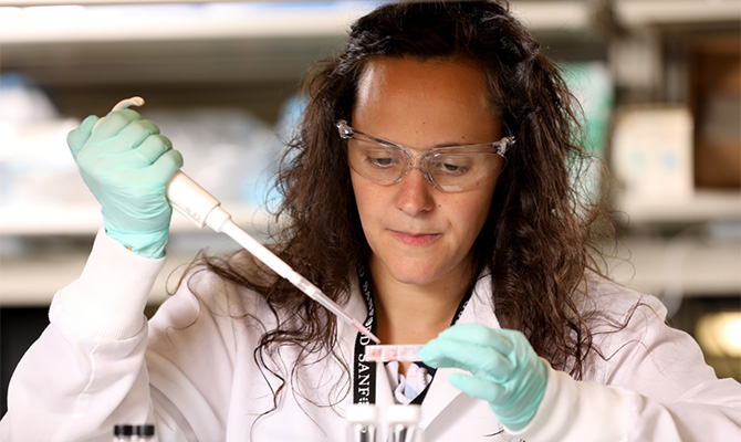 Pilar de la Puente, la bi&oacute;loga espa&ntilde;ola que recrea el c&aacute;ncer en 3D para frenar su avance