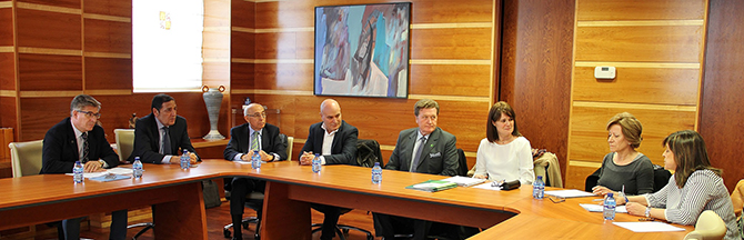 Castilla y León pondrá en marcha medidas para mejorar la atención sanitaria a las personas con discapacidad intelectual