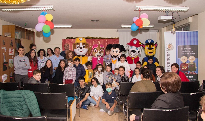 Los Reyes Magos llevan ilusión y regalos a los niños hospitalizados