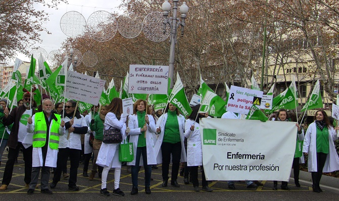 Protesta contra &laquo;las penosas condiciones laborales&raquo; de los enfermeros de Sacyl