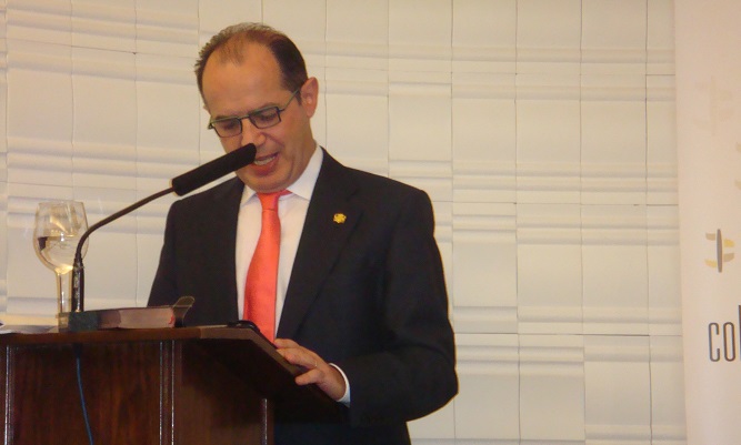 Los médicos proclaman a los pacientes como «su razón de ser» para mostrarse reivindicativos con la Administración