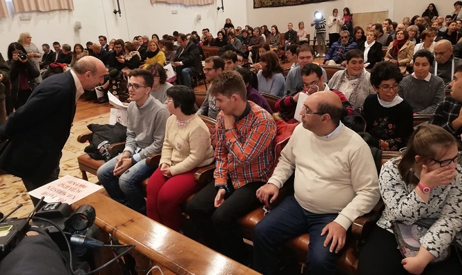 Tamara G&oacute;mez, de Asprodes: &laquo;Nunca pens&eacute; que vendr&iacute;a a la Universidad, pero tambi&eacute;n quiero aprender cosas nuevas que me abran caminos&raquo;
