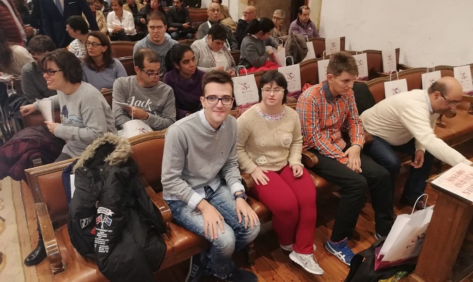 Tamara G&oacute;mez, de Asprodes: &laquo;Nunca pens&eacute; que vendr&iacute;a a la Universidad, pero tambi&eacute;n quiero aprender cosas nuevas que me abran caminos&raquo;