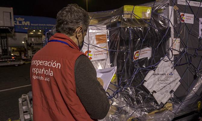 Lento descenso de los casos de coronavirus en Espa&ntilde;a, que registra 21.387 contagios y 87 muertes por covid