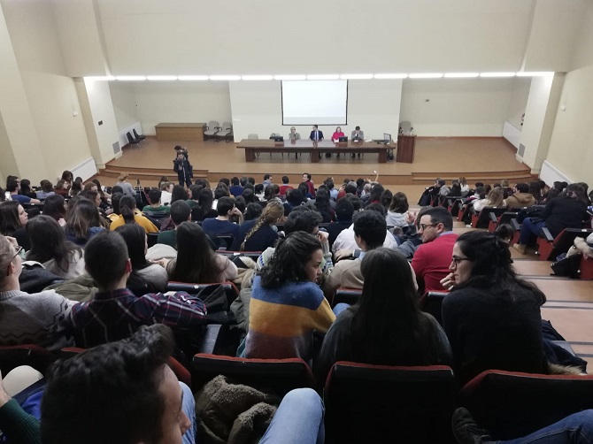 &laquo;Si ahogas al m&eacute;dico de Familia, est&aacute;s acabando con todo el sistema sanitario&raquo;