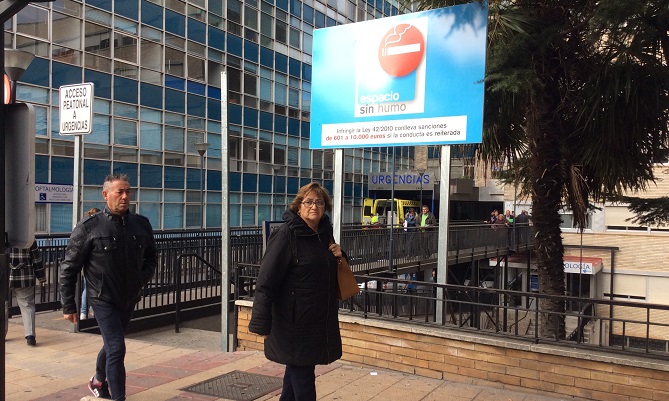 Cerco a los fumadores en el hospital