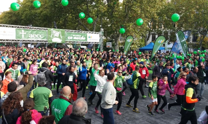 Una marcha ‘verde’ que bate r&eacute;cords de solidaridad frente al c&aacute;ncer
