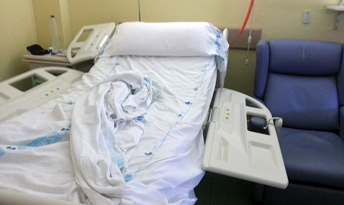 UGT denuncia que las nuevas camas del hospital no caben en las habitaciones de Pediatría