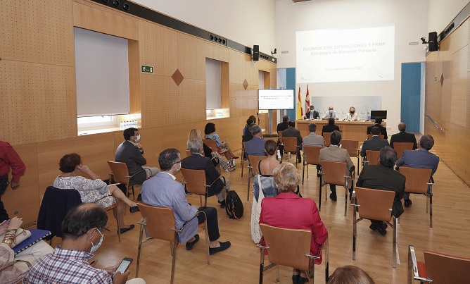Ver&oacute;nica Casado busca el apoyo de las diputaciones ante la necesidad urgente de &laquo;reordenar y reforzar&raquo; la Atenci&oacute;n Primara en el medio rural
