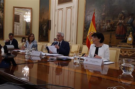Gobierno y comunidades aut&oacute;nomas acuerdan priorizar las clases presenciales durante el curso 2020-2021