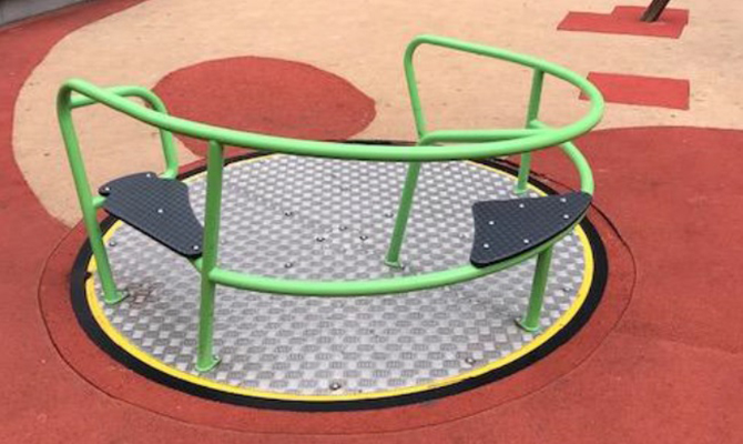 El Ayuntamiento de Salamanca habilita 35 zonas infantiles con juegos adaptados para personas con discapacidad
