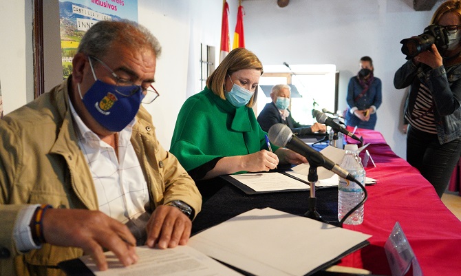 Los programas ‘A gusto en casa’ y ‘Viviendas en red’ llevan la atenci&oacute;n a la dependencia 5.0 a la provincia de Salamanca