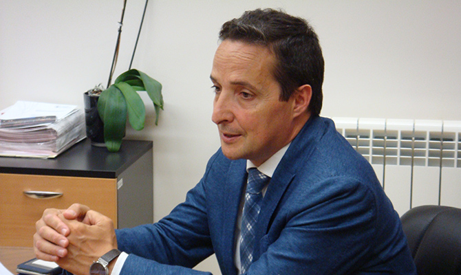 Juan Manuel Corchado: &laquo;Sacamos dinero de debajo de las piedras para poder derivarlo a la investigaci&oacute;n&raquo;