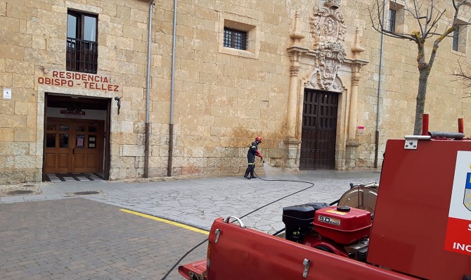 Castilla y Le&oacute;n crear&aacute; nuevos equipos m&eacute;dicos para residencias de ancianos, donde se registran 22 muertes, 121 ingresados y 821 aislados por coronavirus