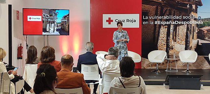 &laquo;Hay que trasladar a la sociedad las dificultades y barreras de los que viven su d&iacute;a a d&iacute;a en la Espa&ntilde;a despoblada&raquo;