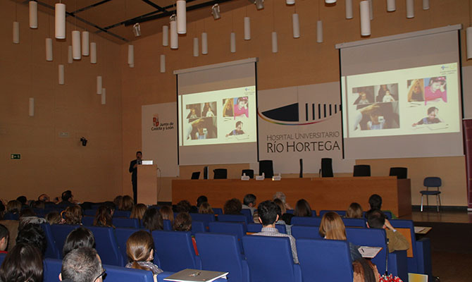El consejero de Sanidad se compromete a estudiar la posible incorporaci&oacute;n de los &oacute;pticos-optometristas al sistema de salud