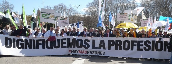 Los médicos lanzan un serio aviso en Madrid antes de convocar una huelga