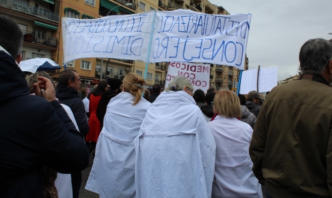 Miles de ciudadanos muestran su hartazgo por el deterioro de la Sanidad pública en Salamanca