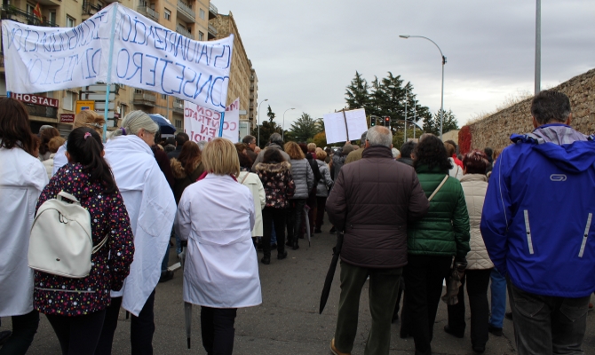 Miles de ciudadanos muestran su hartazgo por el deterioro de la Sanidad pública en Salamanca