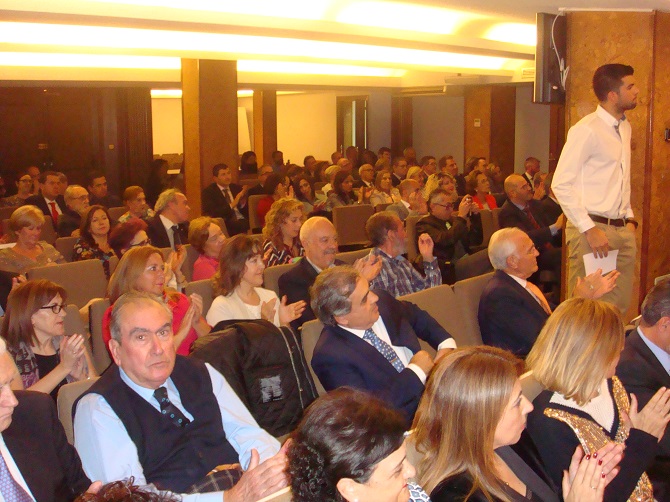 Los médicos proclaman a los pacientes como «su razón de ser» para mostrarse reivindicativos con la Administración