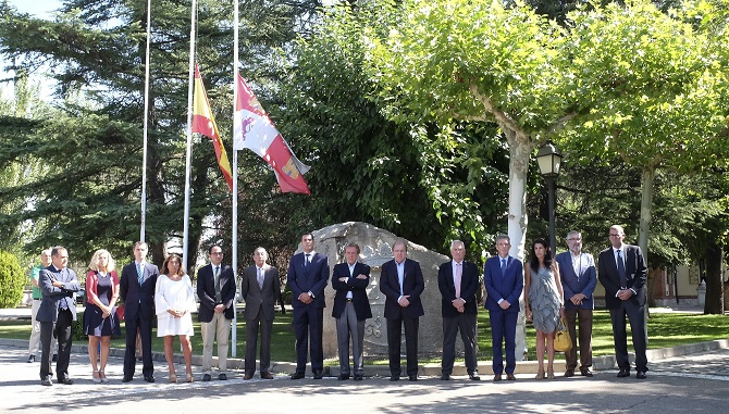 Condena &laquo;rotunda y un&aacute;nime&raquo; de los profesionales sanitarios ante los atentados terroristas de Barcelona y Cambrils